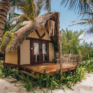 Glamp Ikal Luxe tent Tulum Pueblo